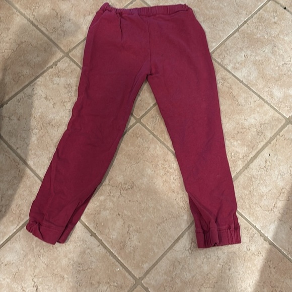 Peak kids raspberry colored joggers - Picture 4 of 8